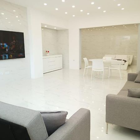 Elegant Basement Suite أروسييْ المظهر الخارجي الصورة
