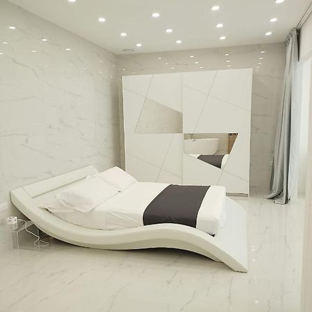 Elegant Basement Suite أروسييْ المظهر الخارجي الصورة