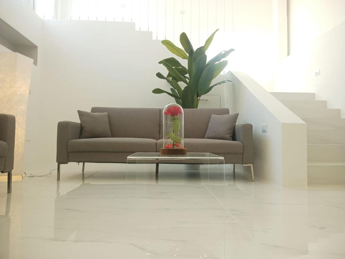 Elegant Basement Suite أروسييْ المظهر الخارجي الصورة