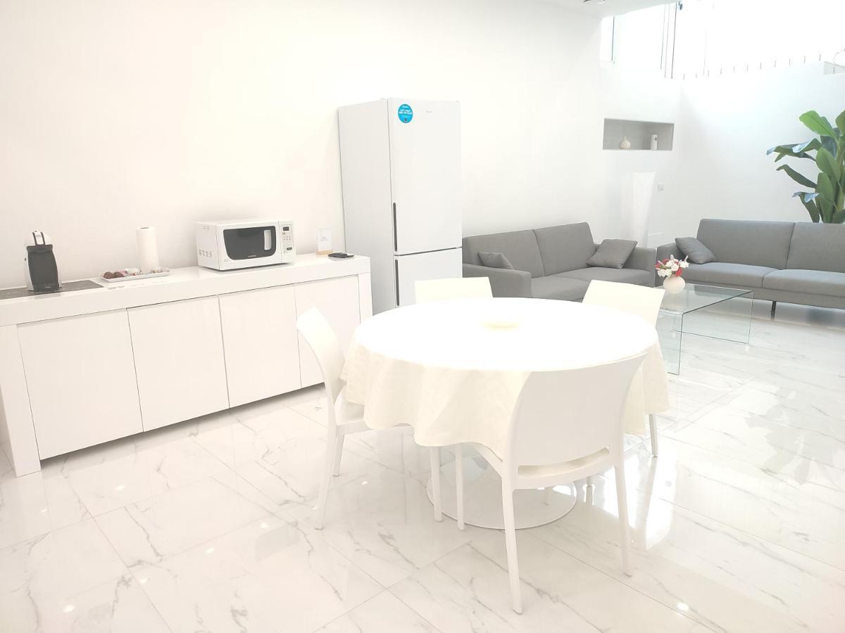 Elegant Basement Suite أروسييْ المظهر الخارجي الصورة